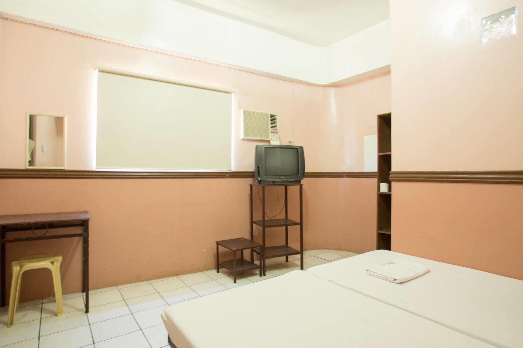 Gv Hotel - Masbate Masbate City Экстерьер фото