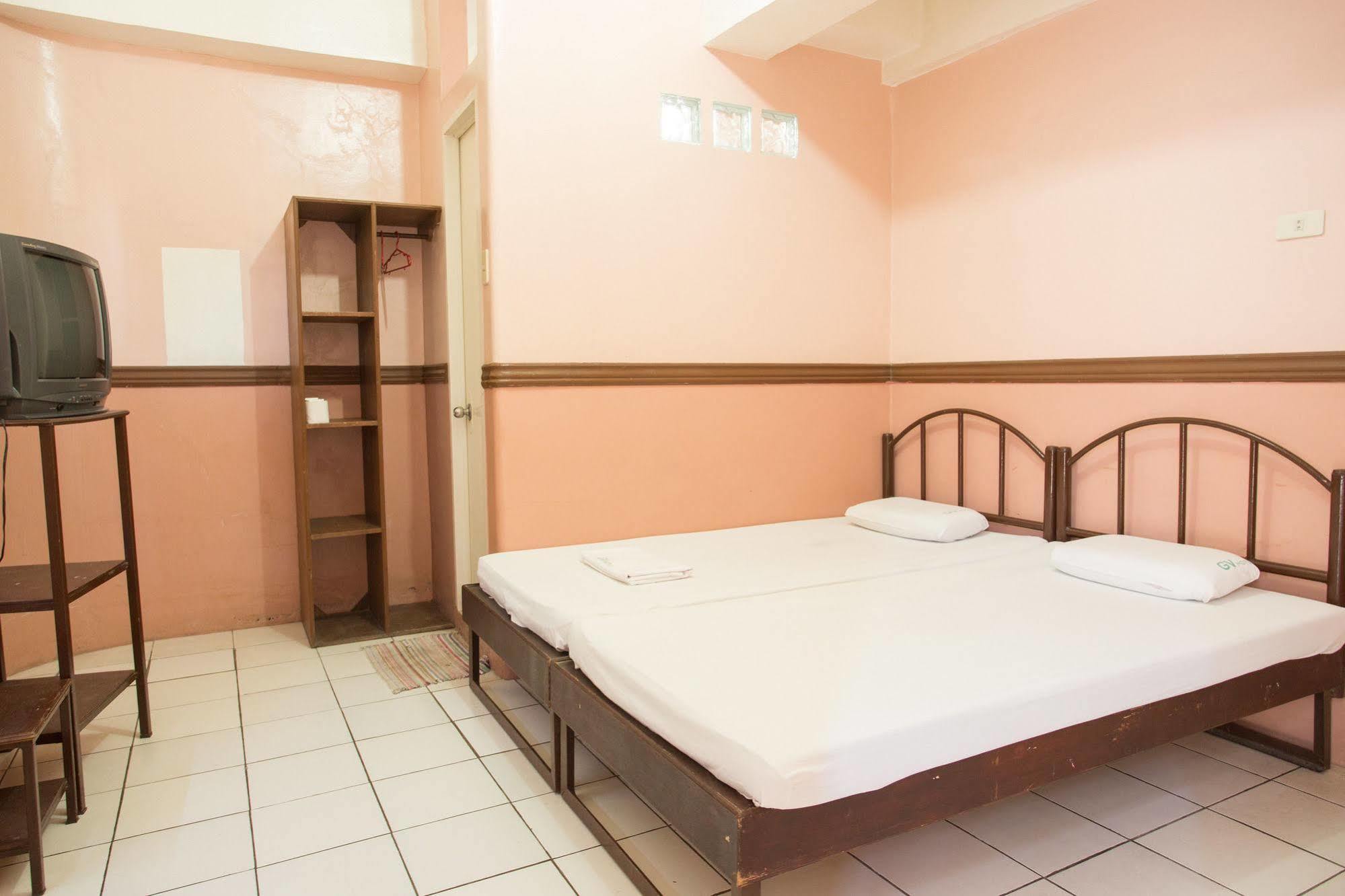 Gv Hotel - Masbate Masbate City Экстерьер фото