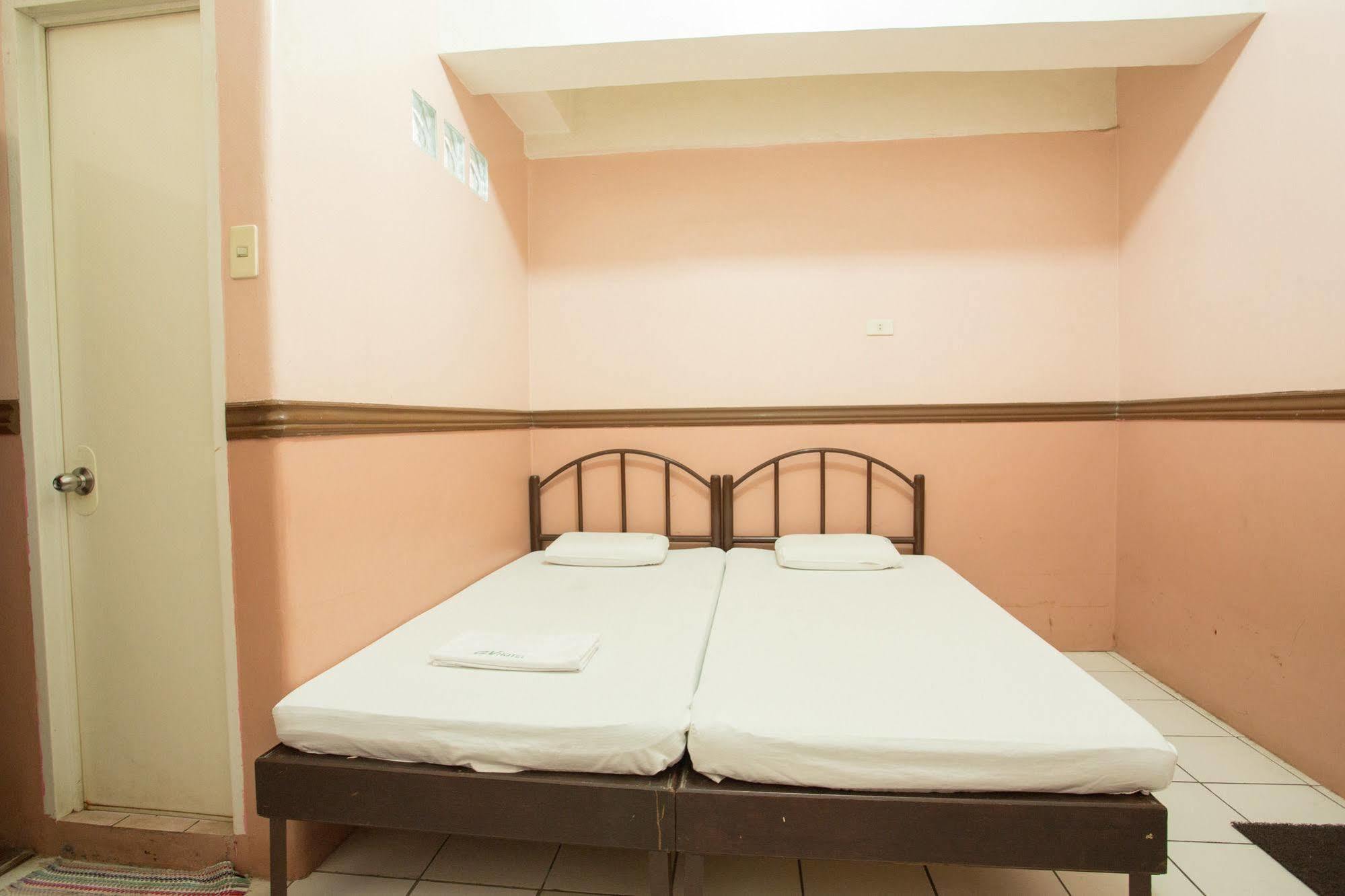 Gv Hotel - Masbate Masbate City Экстерьер фото